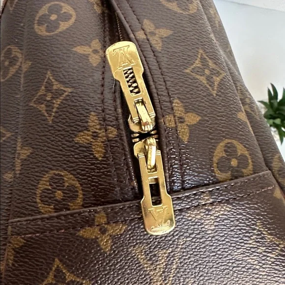 Louis Vuitton Monogram Deauville 
Date Code MI 0037 ( the best I can make of it) - Picture 9 of 15
